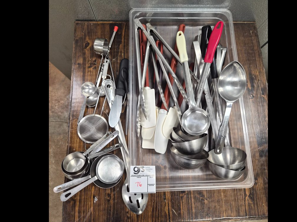 Various Kitchen Smallwares