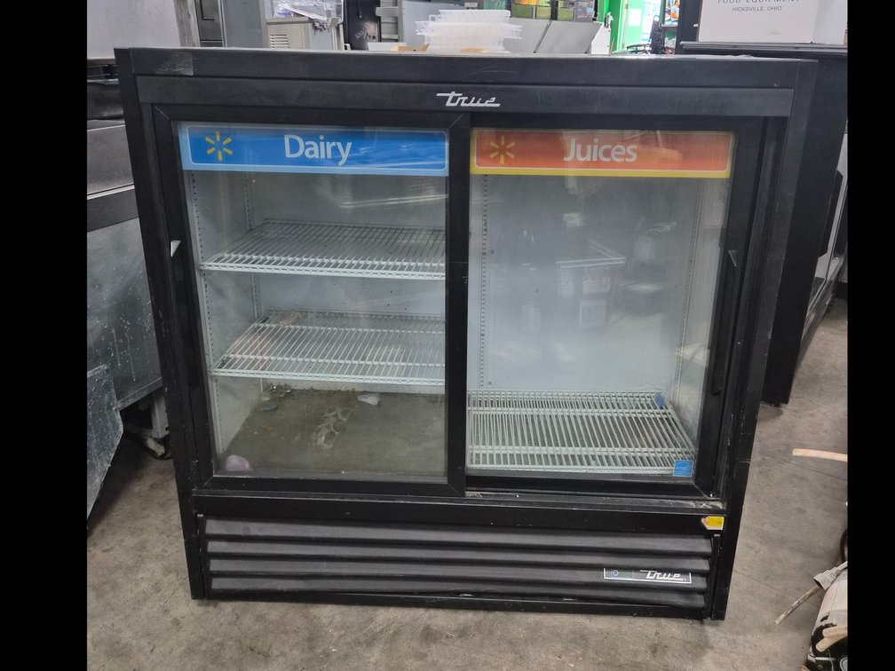 True 2 Glass Door Merchandiser