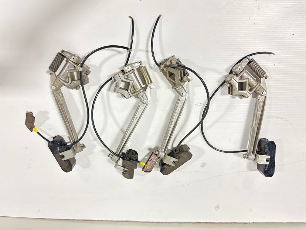 4 Duct-O-Wire Spring-Loaded Current Collector Arm Assemblies