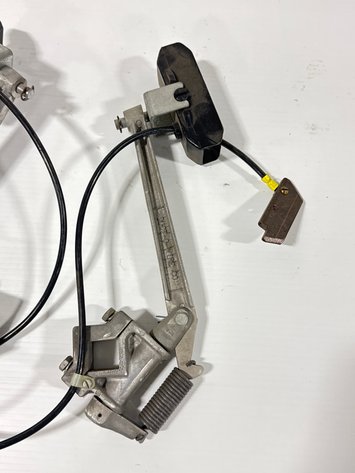 Image for 4 Duct-O-Wire Spring-Loaded Current Collector Arm Assemblies