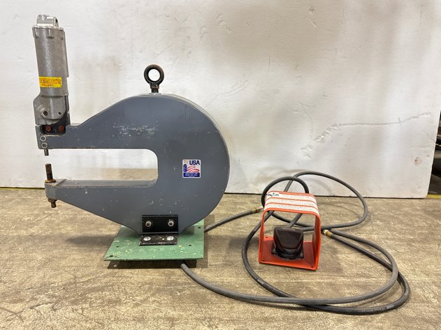 Image for U.S. Air Tool Co. 54-720C Pneumatic C-Squeeze Riveter