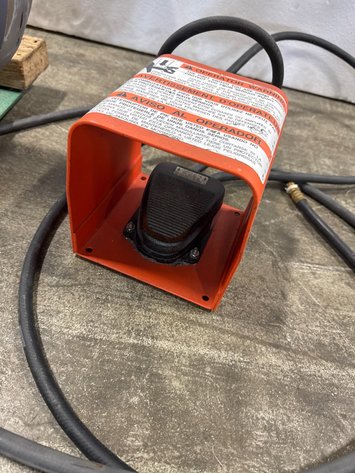 Image for U.S. Air Tool Co. 54-720C Pneumatic C-Squeeze Riveter