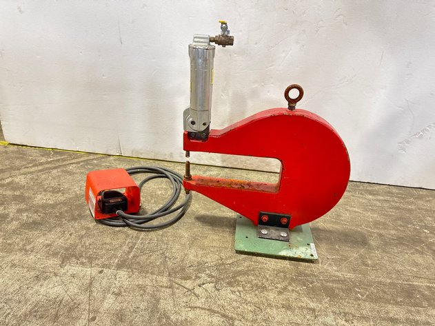 Image for Atlantic Air Tool 60C Pneumatic C-Frame Riveter