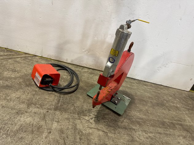 Image for Atlantic Air Tool 60C Pneumatic C-Frame Riveter