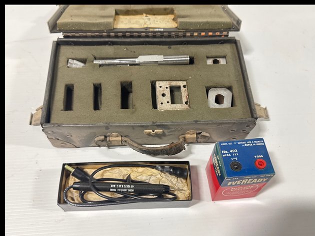 Image for Eveready Model 00193 R.F. Probe and 300V Battery Kit