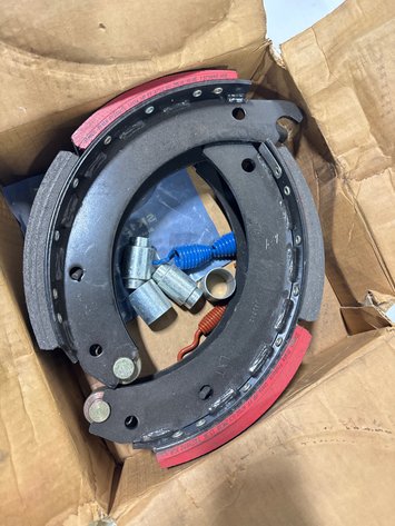 Image for Stemco Vista HP FF 4702 Brake Shoes with Hardware Kit