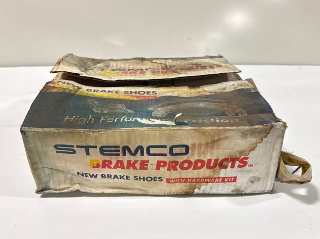 Image for Stemco Vista HP FF 4702 Brake Shoes with Hardware Kit