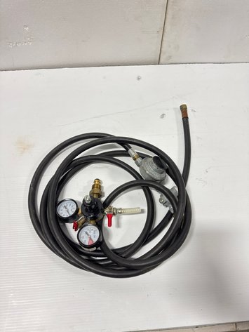 Image for Dual Gauge Gas Regulator Assembly with Hose