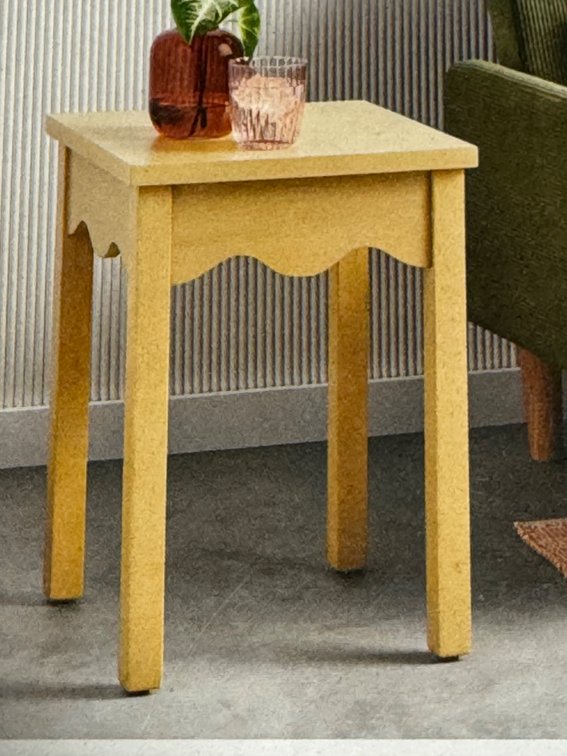 Room Essentials Scalloped Wood Accent Table