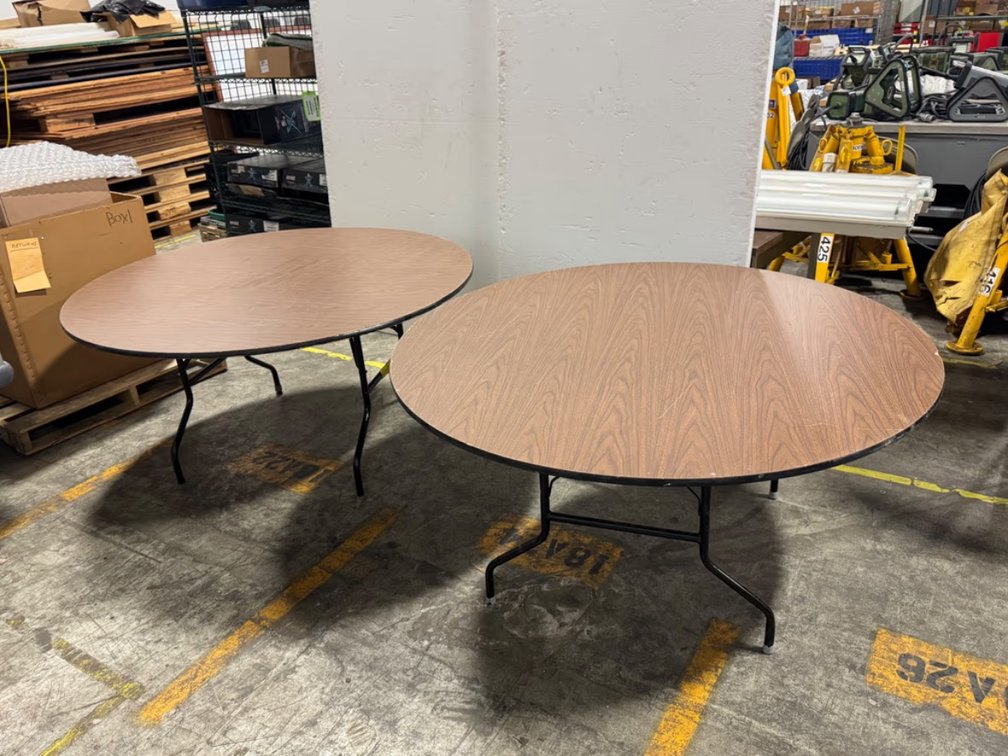 Round Wood-Grain Laminate Folding Tables