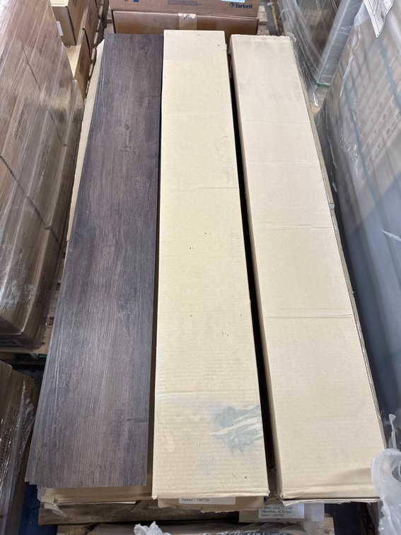 Wood-Grain Vinyl Plank Flooring 7" x 48" (Approx. 840 Sq Ft)