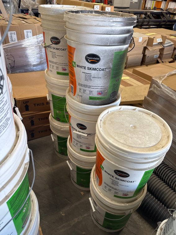 (8) Dependable White Skimcoat Underlayment 50 lb Buckets