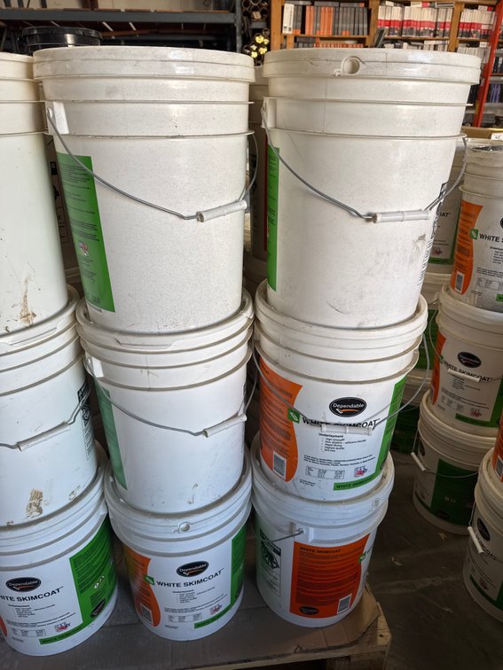 (9) Dependable White Skimcoat Underlayment 50 lb Buckets