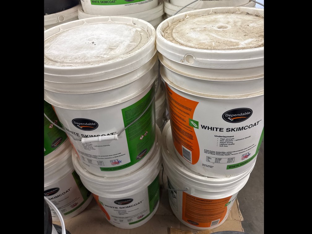 (4) Dependable White Skimcoat Underlayment 50 lb Buckets