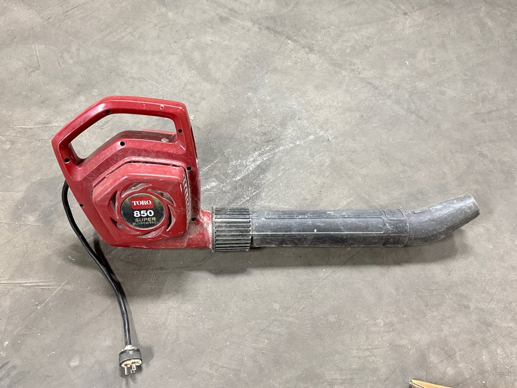 Toro 850 Super Blower/Vac Corded Electric Leaf Blower Model 51575