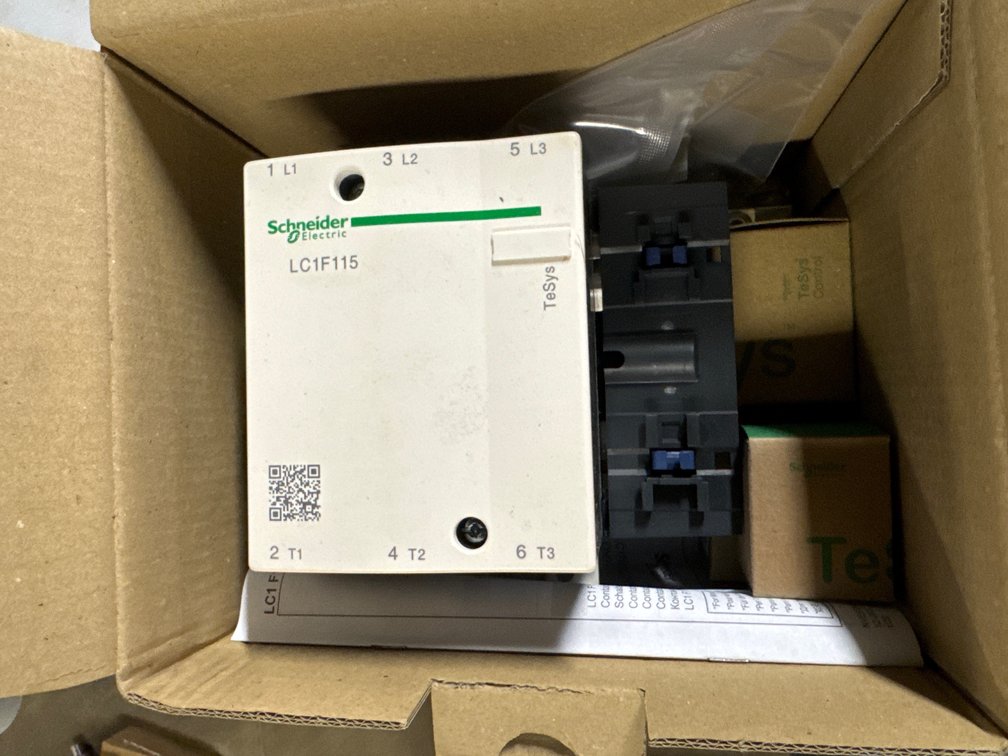 Schneider Electric TeSys LC1F115S7 Industrial Contactor