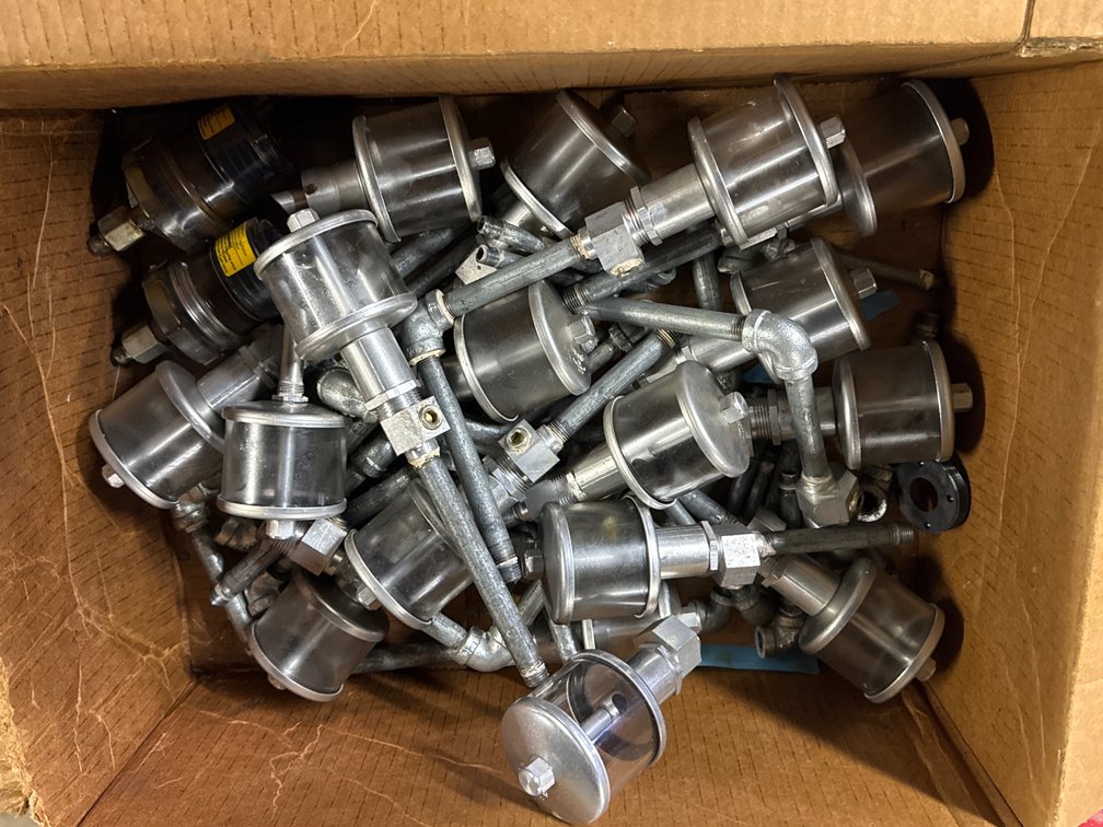 Constant Level Oilers and Lubricators with Pipe Fittings