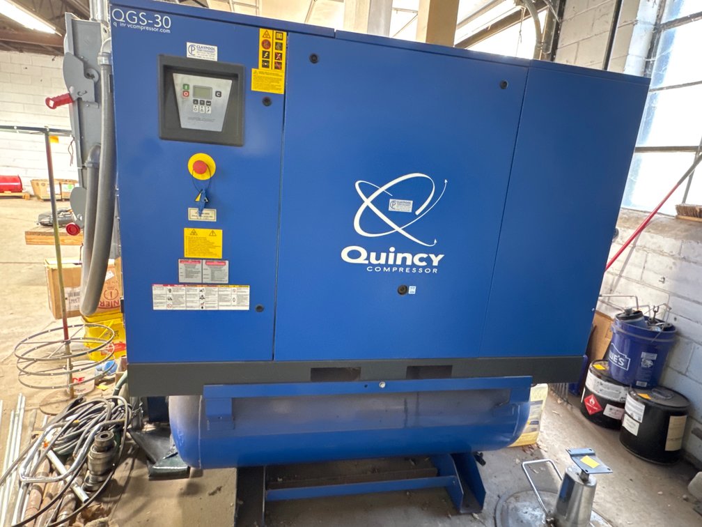 Quincy Compressor QGS 30 D 30 HP Rotary Screw Air Compressor w/ Tank & Dryer