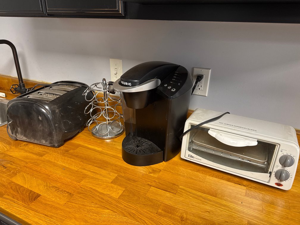 Keurig Coffee Maker, Elite Cuisine Toaster Oven, Toaster & Pod Carousel
