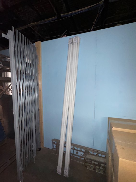Fluorescent Tube Lamps & Conveyor Sections