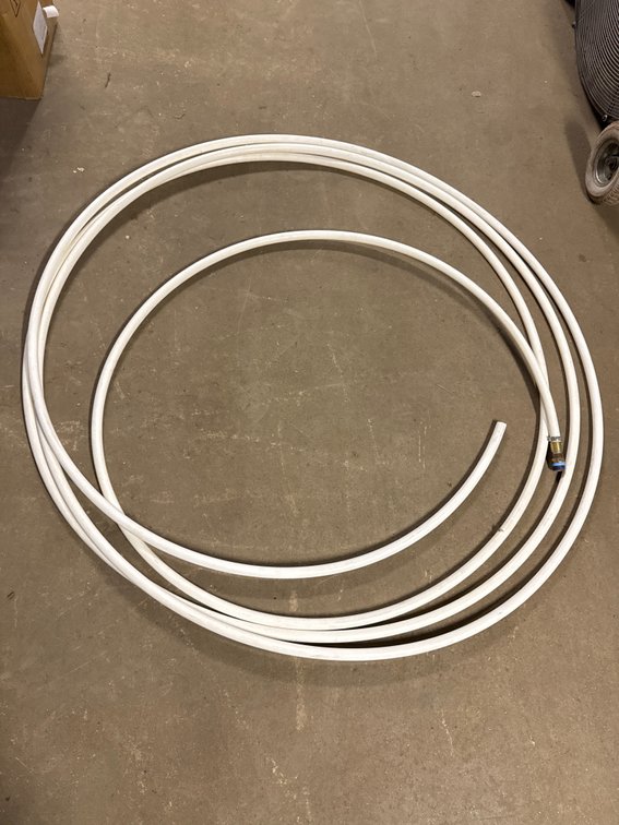 3/4" PEX-b Flexible Tubing Coil with Brass Fitting