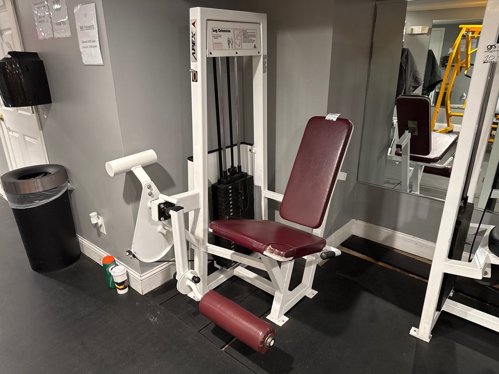 Apex Leg Extension Machine 