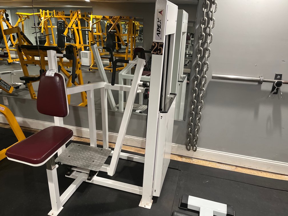 Apex Vertical Row Machine 