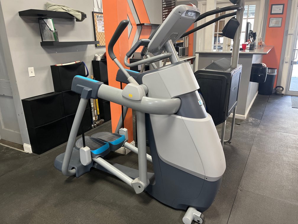 Precor AMT Open Stride Walking Machine 