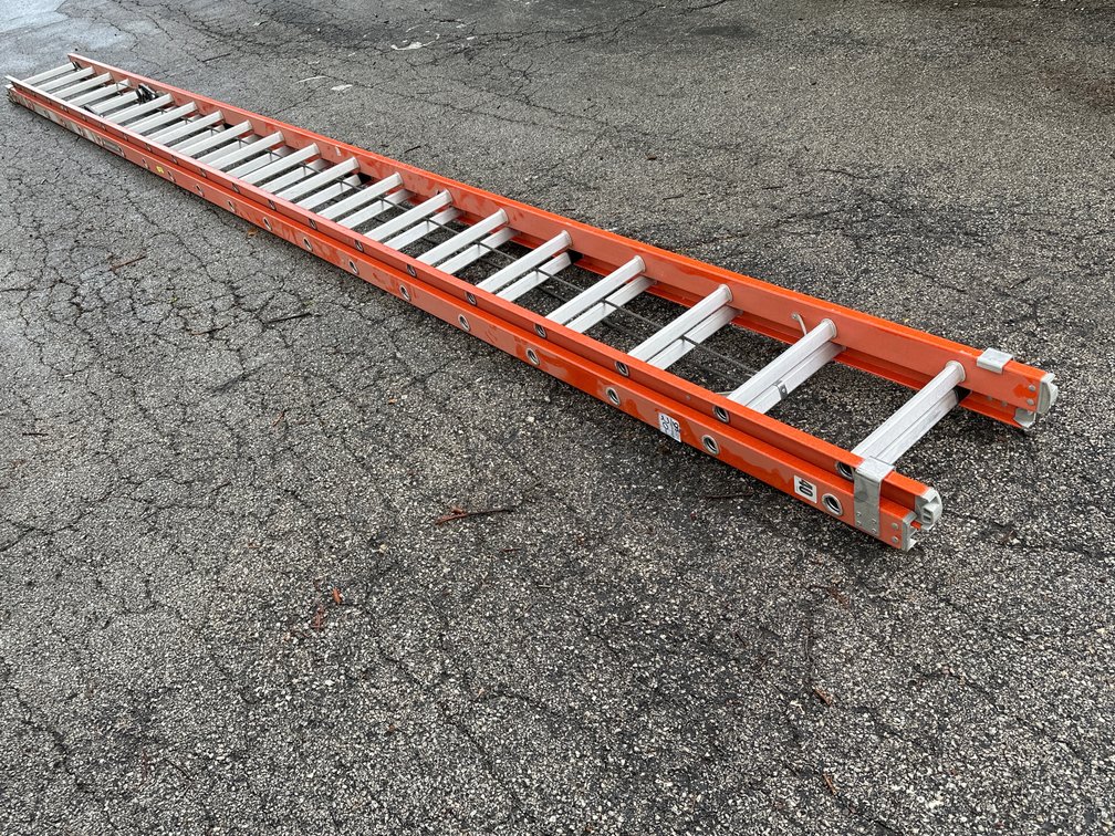 Louisville 40' Extension Ladder 