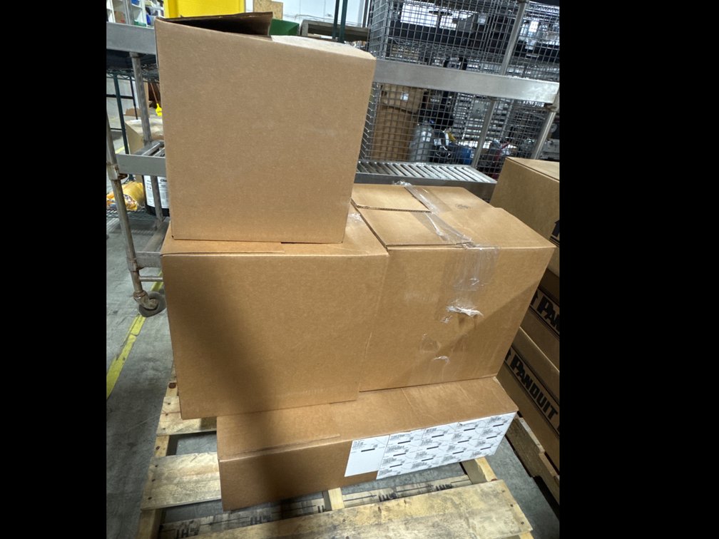(4)Assorted Electrical Connecting Wires For Desktops and servers