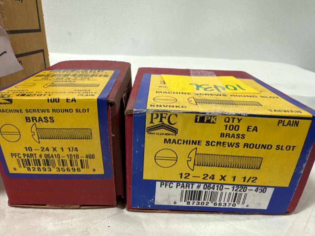 (18)Machine Screws Round Slot Brass