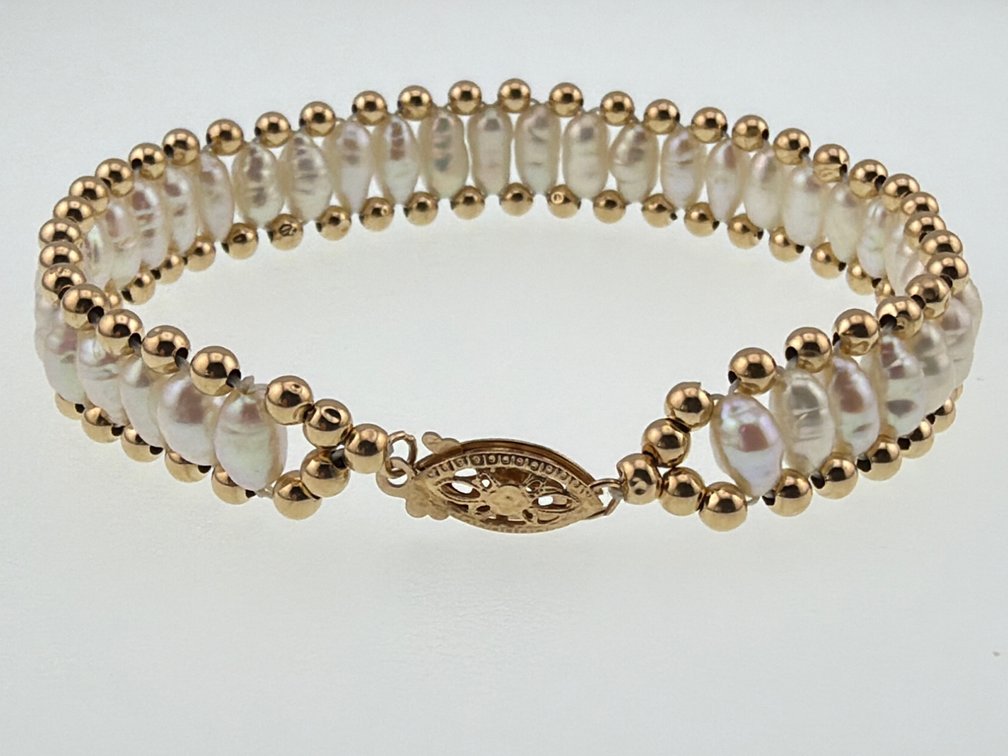14kt pearl and gold bead bracelet
