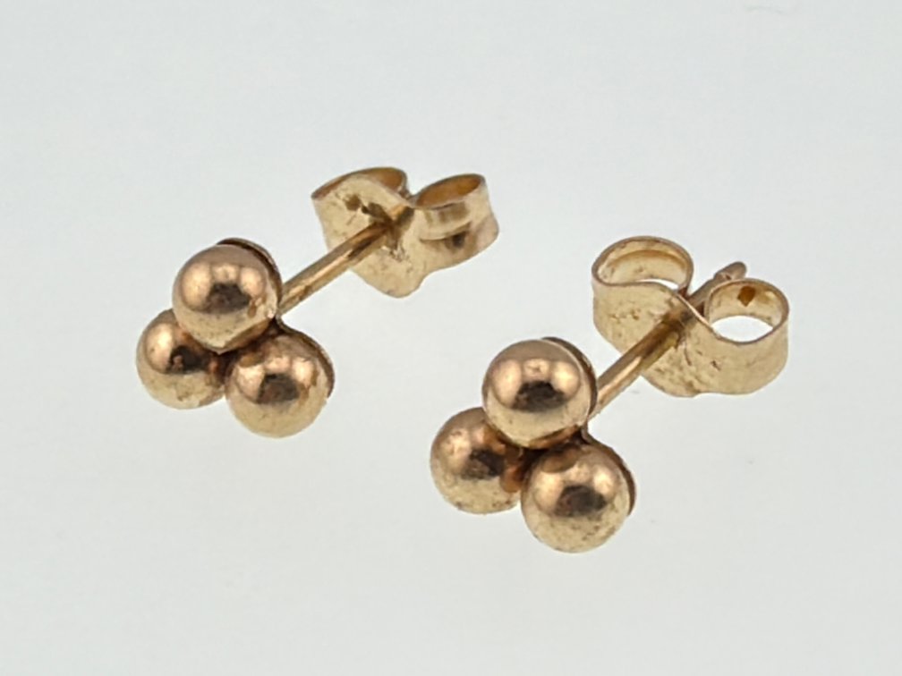 Pair of 14kt triple ball studs