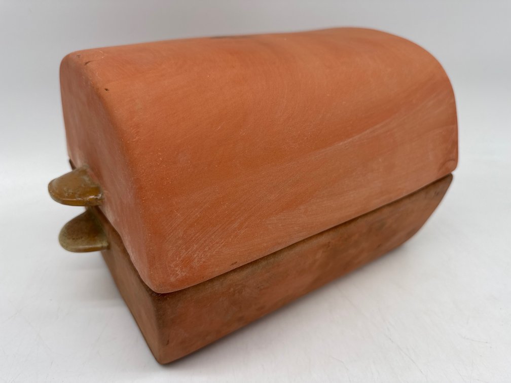 Dione Lucas Mediterranean clay pot dutch oven