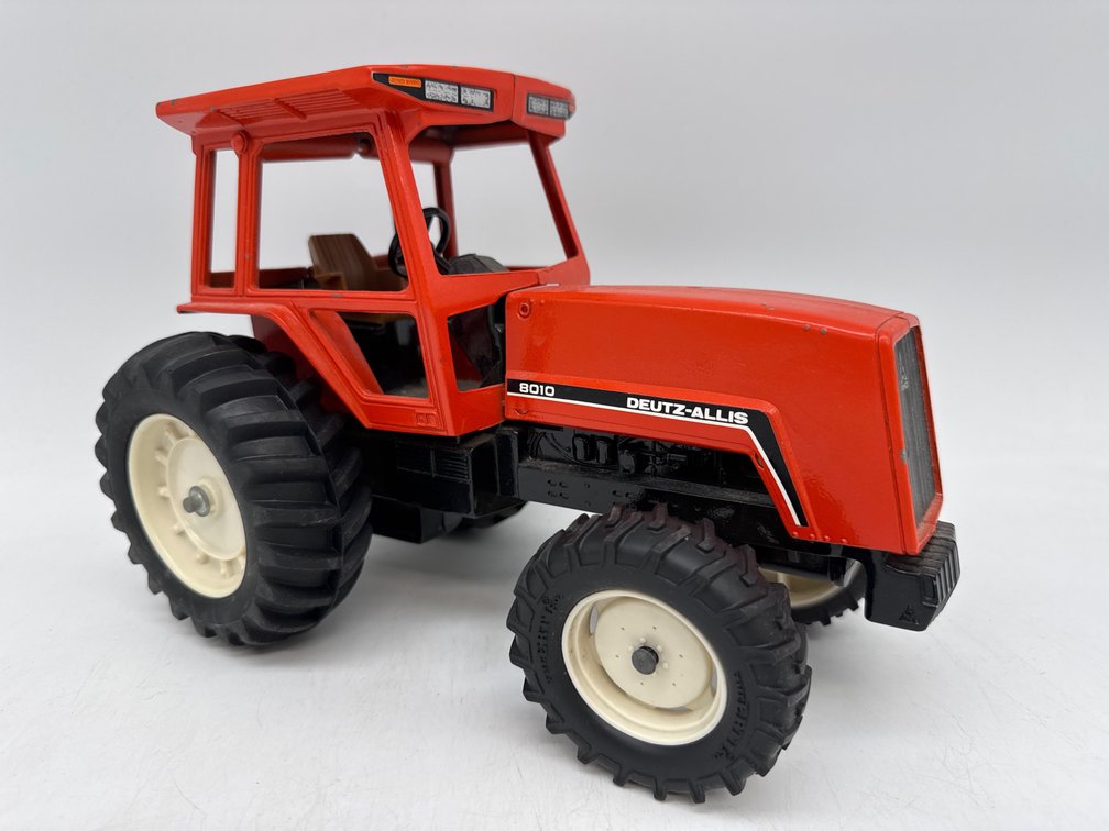 Vintage Ertl Deutz-Allis tractor