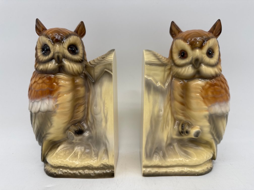Vintage composite owl bookends