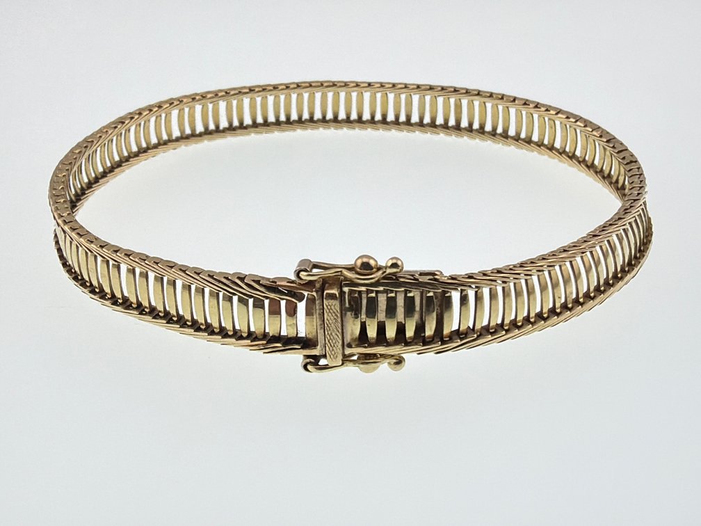 Cleopatra style 14kt yellow gold bracelet