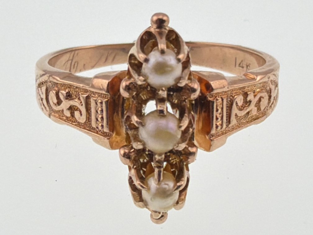 Victorian 14kt rose gold and seed pearl ring