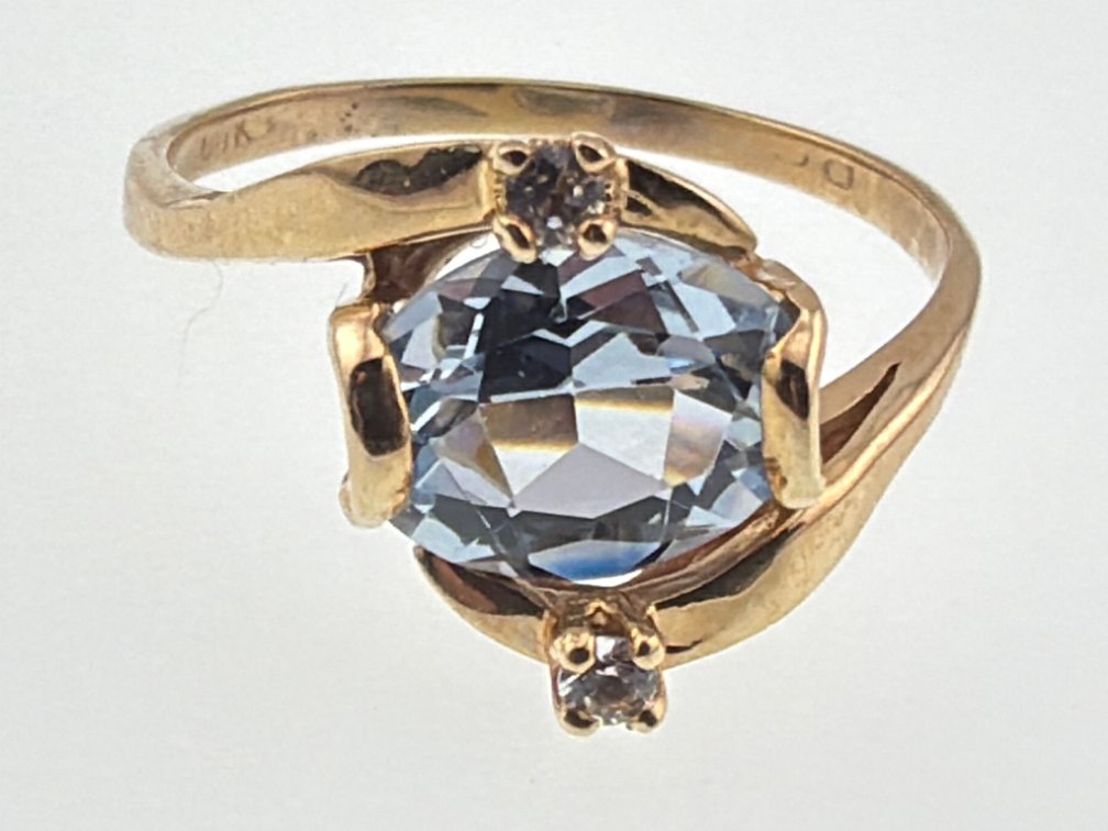 14kt blue topaz bypass cocktail ring