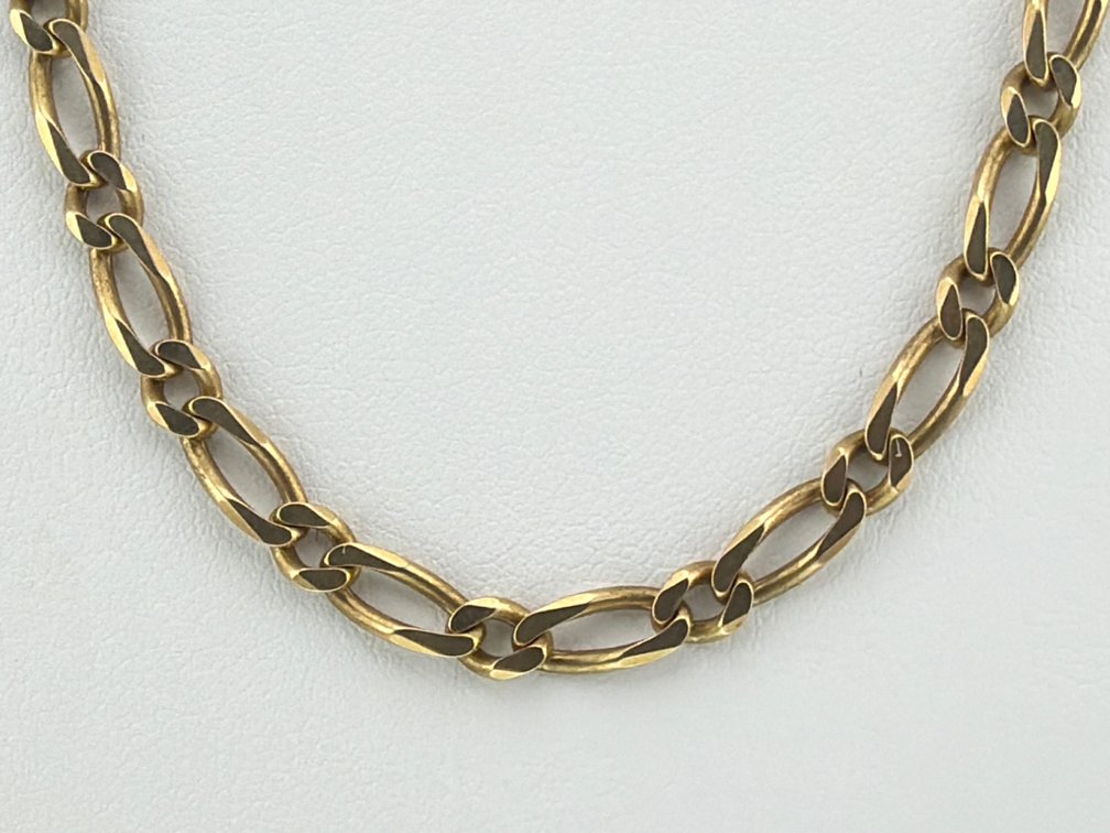 14kt yellow gold Figaro link necklace; 20.5”L