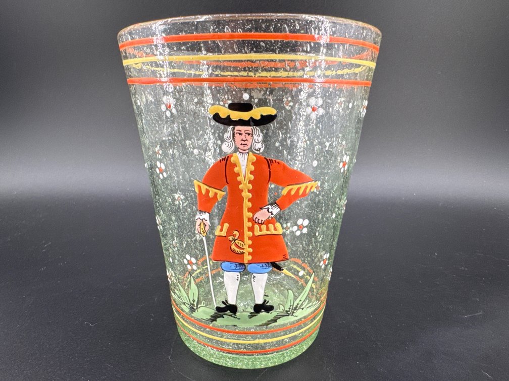 Seeded glass beaker; GR