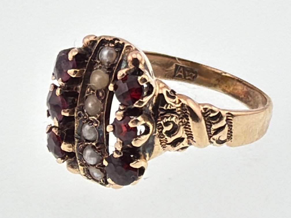 Victorian 14kt garnet and seed pearl ring