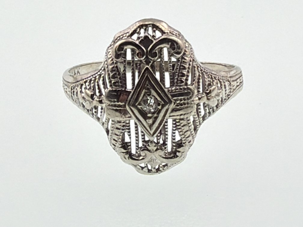 14kt Art Deco diamond ring
