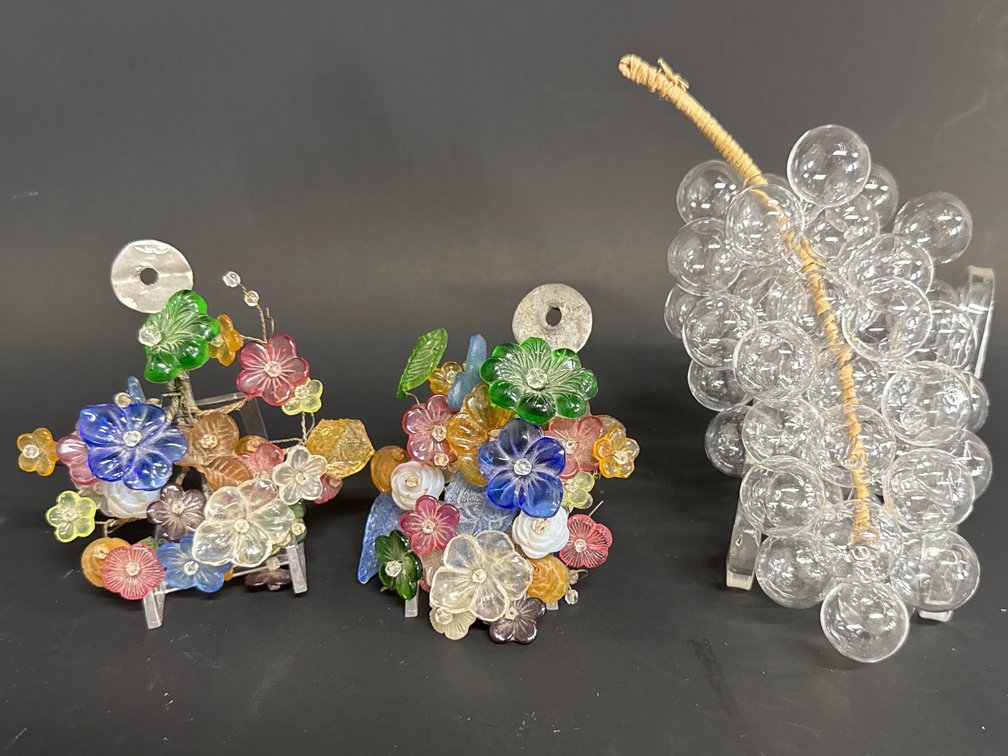 Molded glass flowers, glass grape cluster