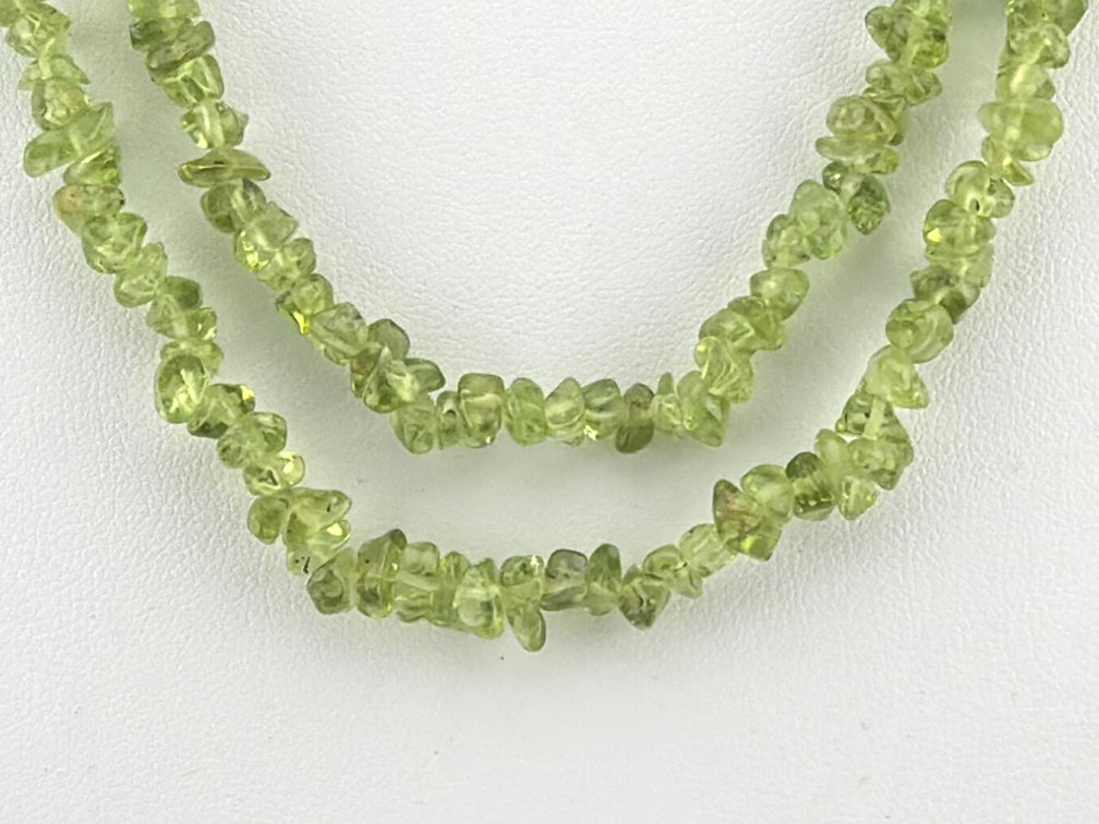 Natural peridot polished chip necklace