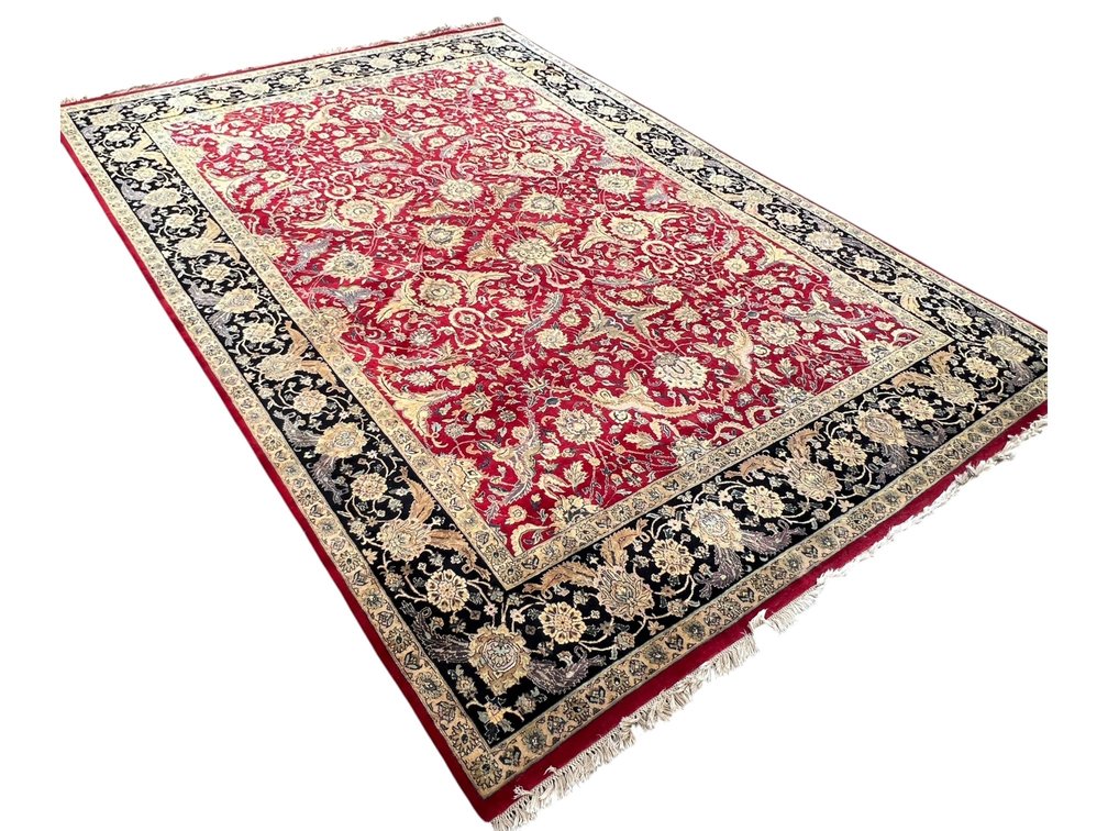 Room size Indian made room size rug approx. 9 x 14
