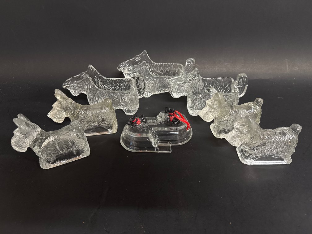 Hantel Scottie figurines, vintage glass Scottie creamers, figurines