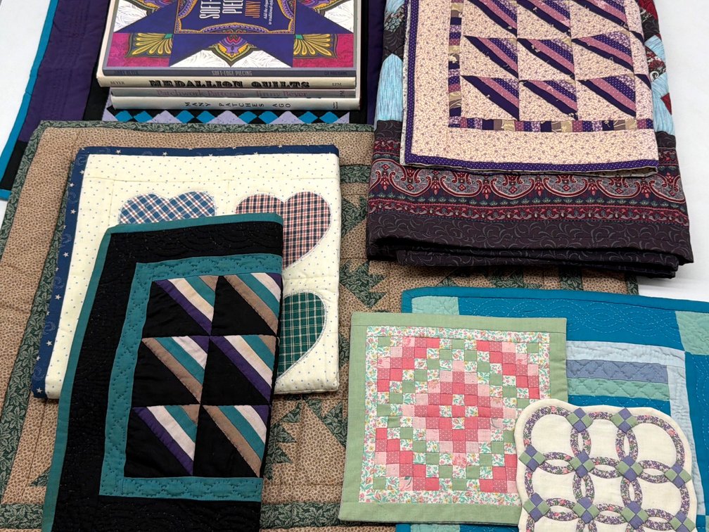 Quilted items, books on quilts