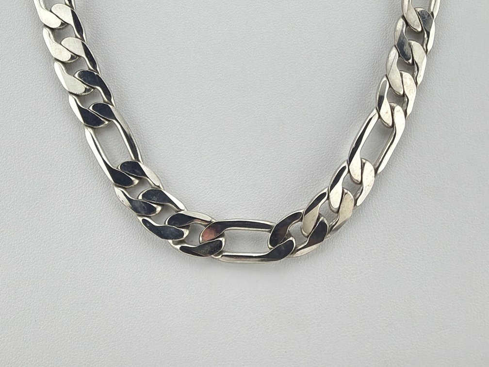Figaro costume necklace; 19"L