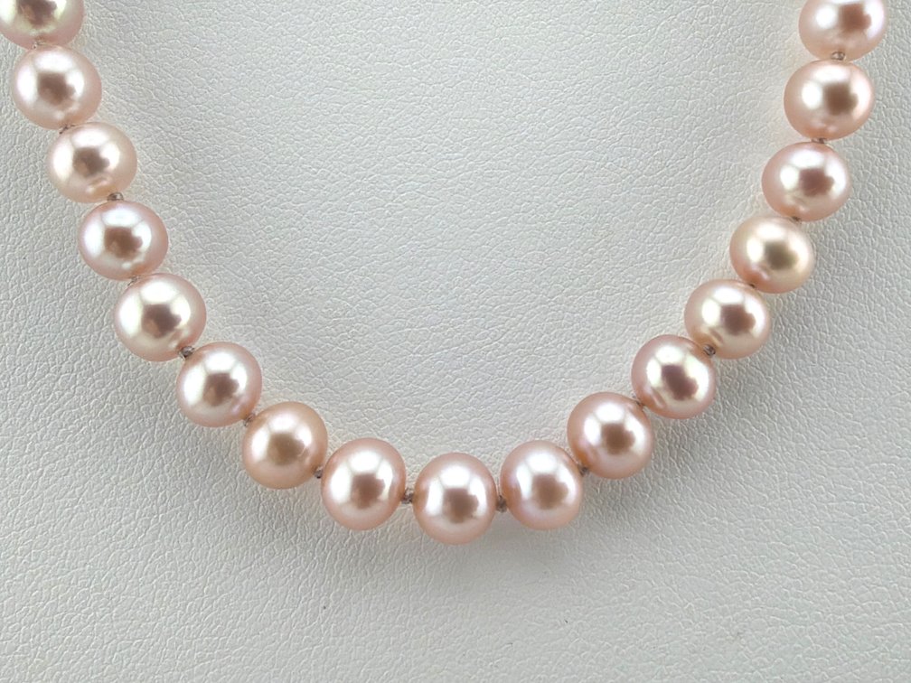 14kt freshwater pearl necklace; 17.5"L